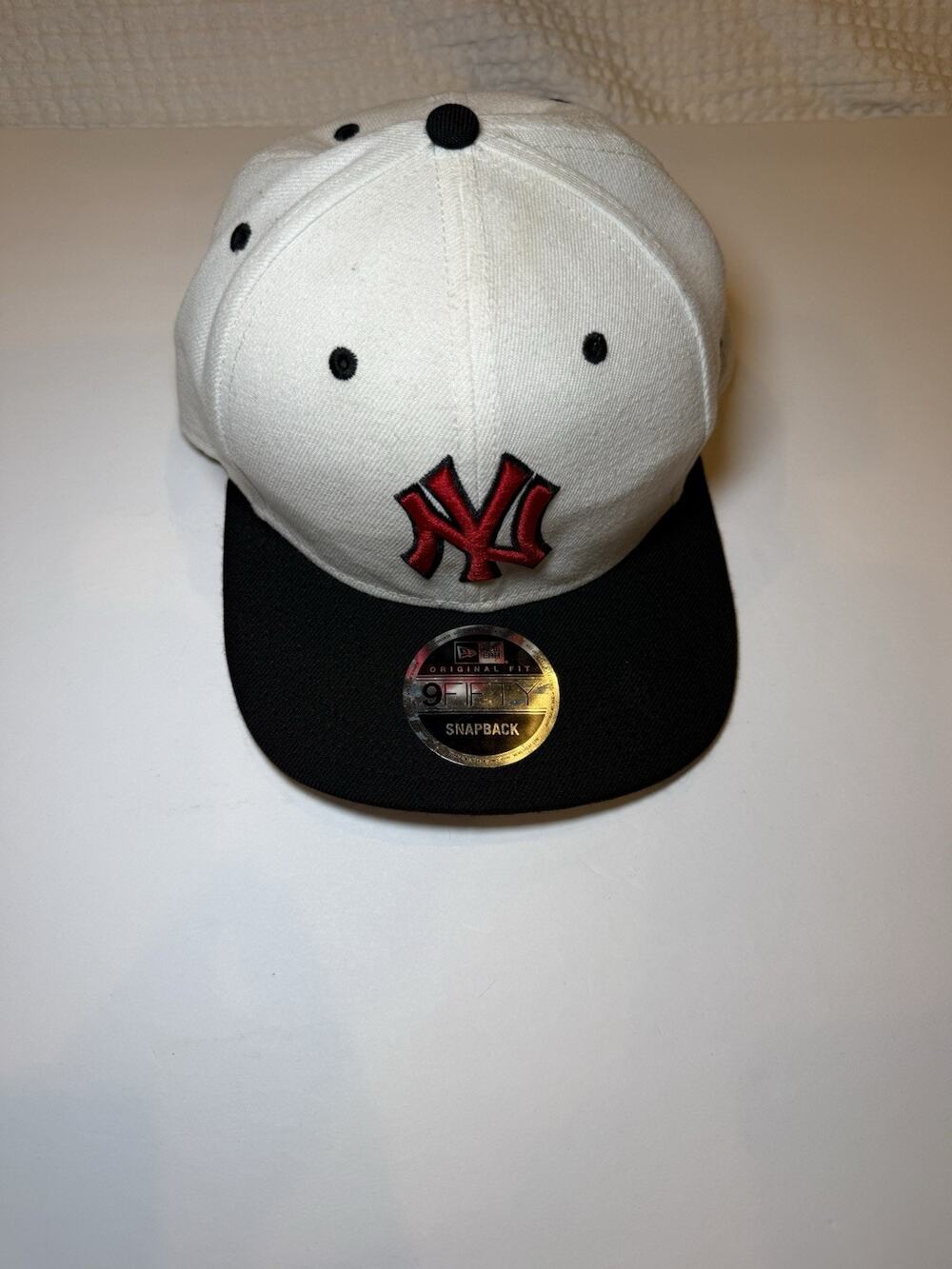 New Era 9FIFTY New York Yankees Snapback Hat White Black Red Flat Brim MLB